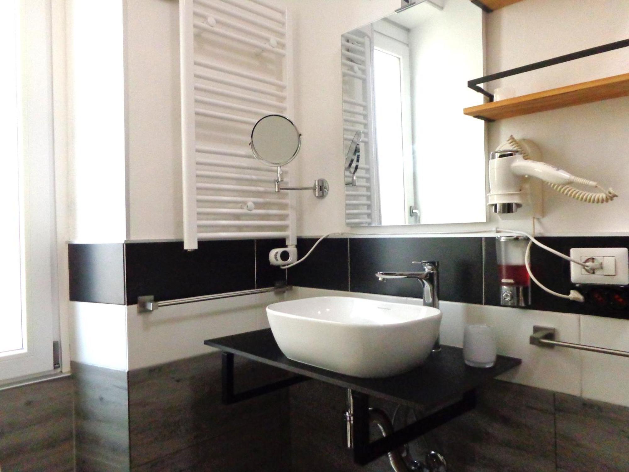 Chloe'S Rooms Cagliari Exterior foto